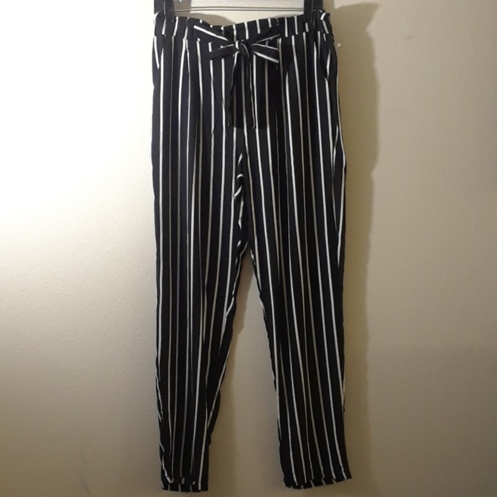 Black and white pant